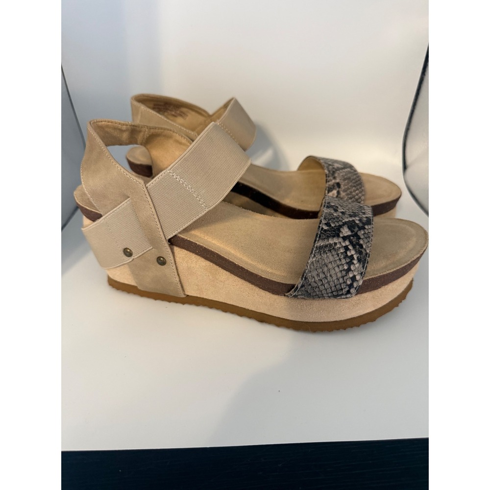 Hokus Pokus HPJenny Sandals Women 9M Tan Excellent Snakeskin Platform Wedge